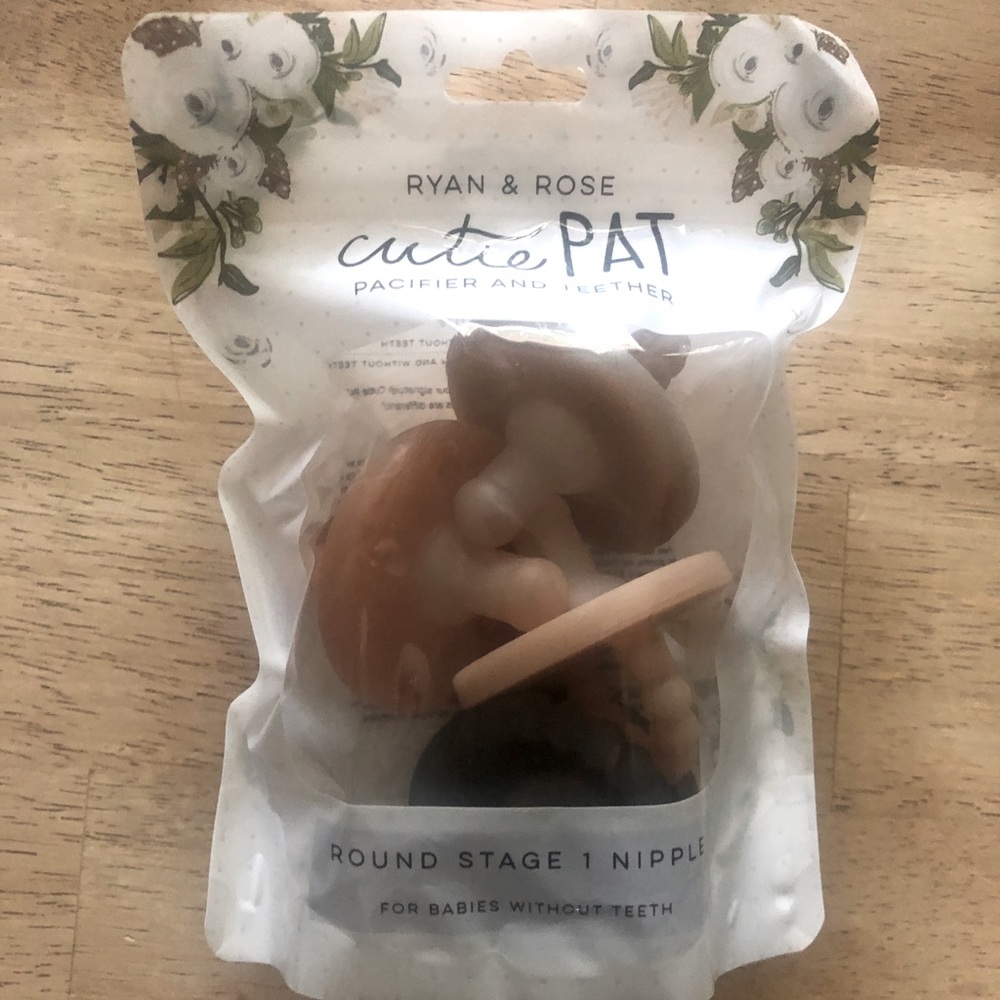 4 Ryan & Rose Cutie Pat Stage 1 pacifier